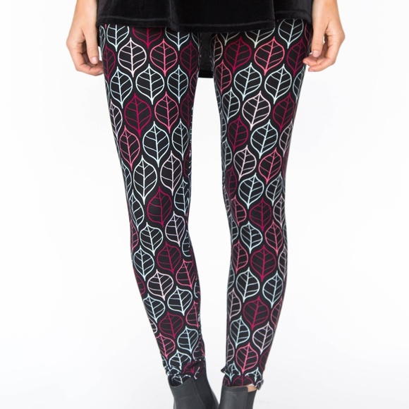 Agnes & Dora Pants - Agnes and Dora Leggings in Leaf Grid Black NWT